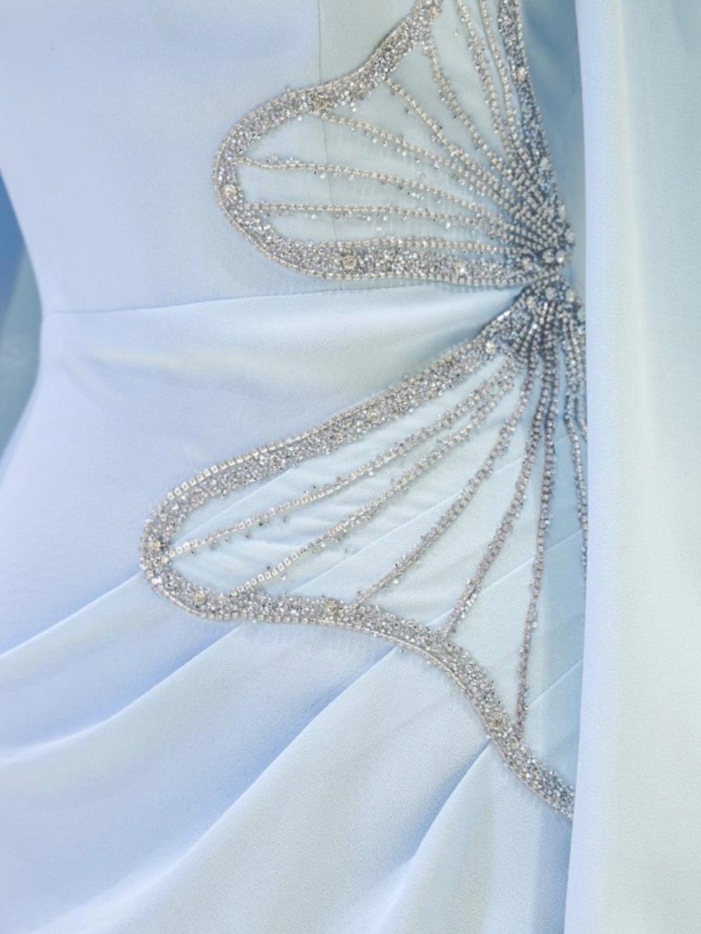 Modest evening gown - Picture 3 of 9